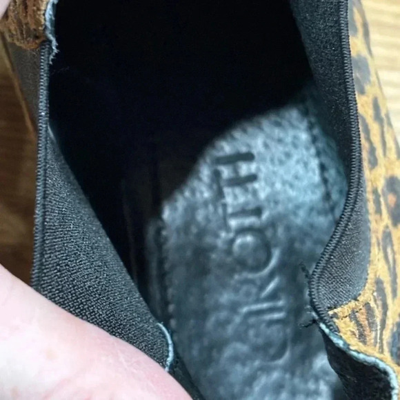 Girotti Chelsea Leopard Print Ankle Boots - Picture 6 of 7